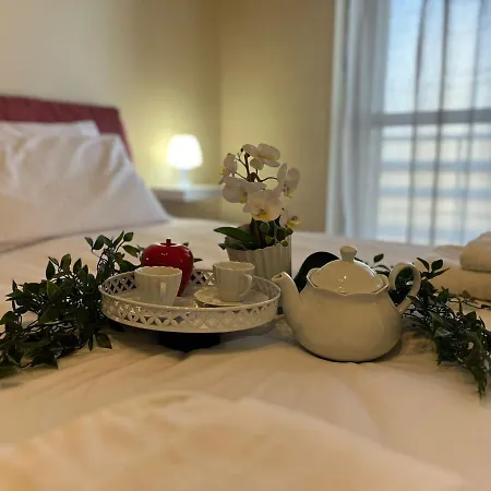 Sky A Due Passi Dalla Stazione *