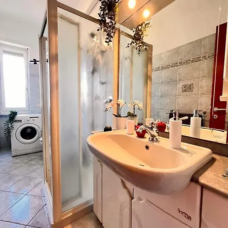 Sky A Due Passi Dalla Stazione Daire *